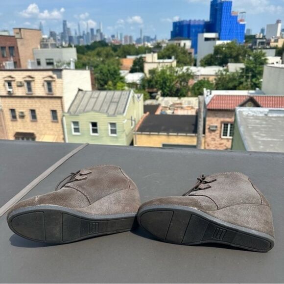 Toms Brown ankle booties size 6.5 wedge metallic minimalist collegiate sparkle - Picture 3 of 3